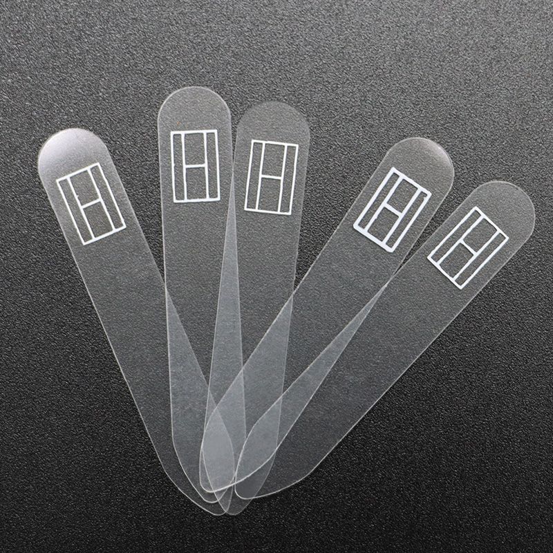 Plastic collar stays